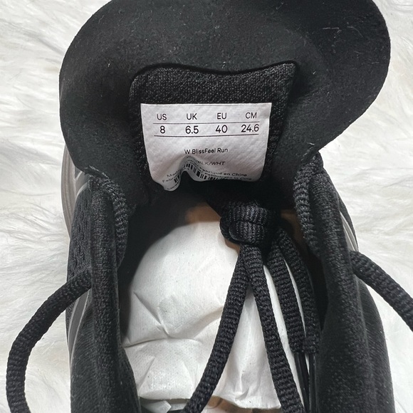 Lululemon Blissfeel Women’s Running Shoes | Black and White | Size 8 - Picture 5 of 6